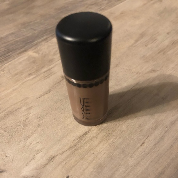 New Mac Pigment Eyeshadow in Deep Brown💕 - Picture 3 of 6